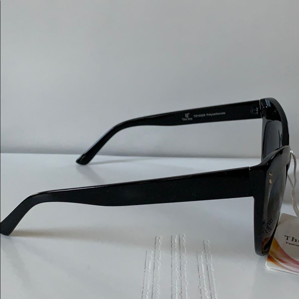 🆕 🆑 SUNGLASSES - Picture 2 of 8